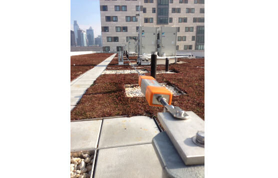 Rooftop Horizontal Cable Lifeline With Pass-Through Capability Rooftop Horizontal Cable Lifeline With Pass-Through Capability